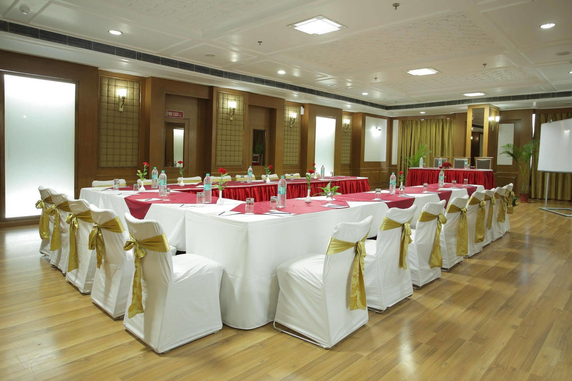 Hotel Om Tower Jaipur Buitenkant foto